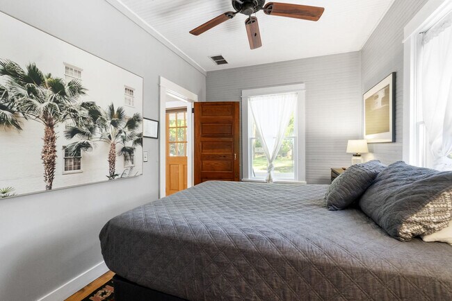 Building Photo - 30 Magnolia Dr