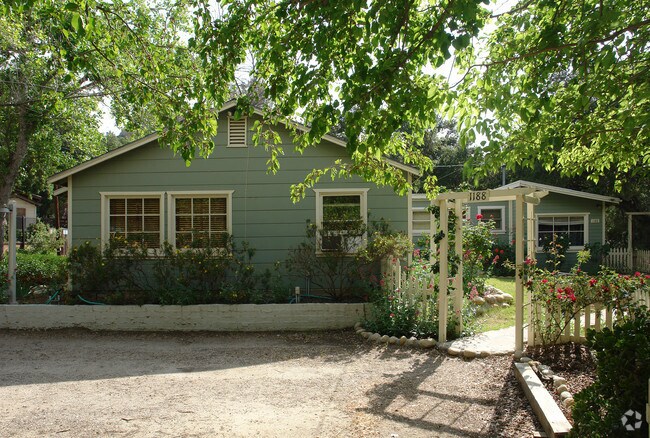 Building Photo - 1188 Katherine Rd