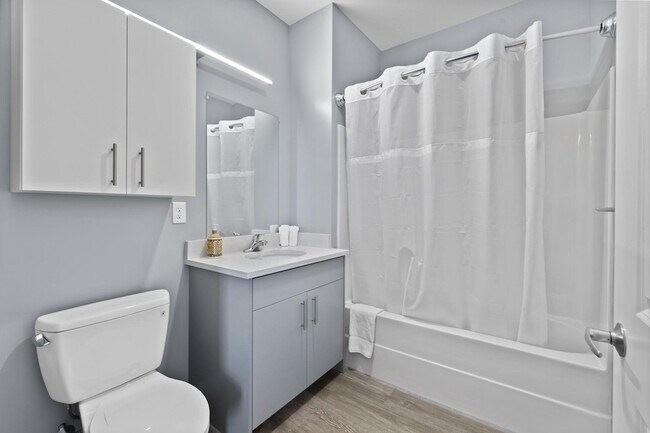 Building Photo - 95 Broadway-SI ID1240368P