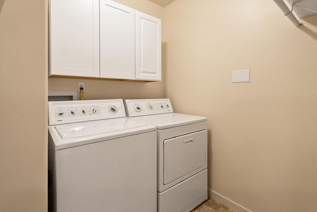 Building Photo - 11 Muskrat Dr