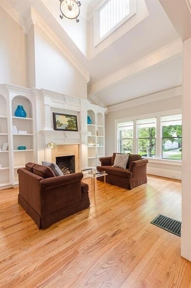 Building Photo - 1106 McLynn Ave NE