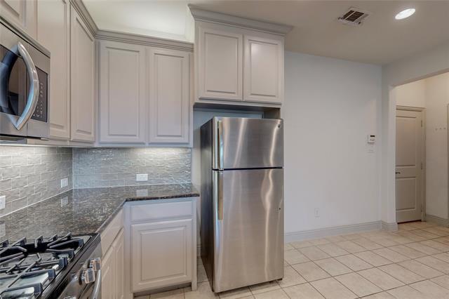 Building Photo - 2404 Jameson Ln