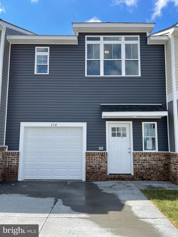 Building Photo - 114 Coralyrose Ct