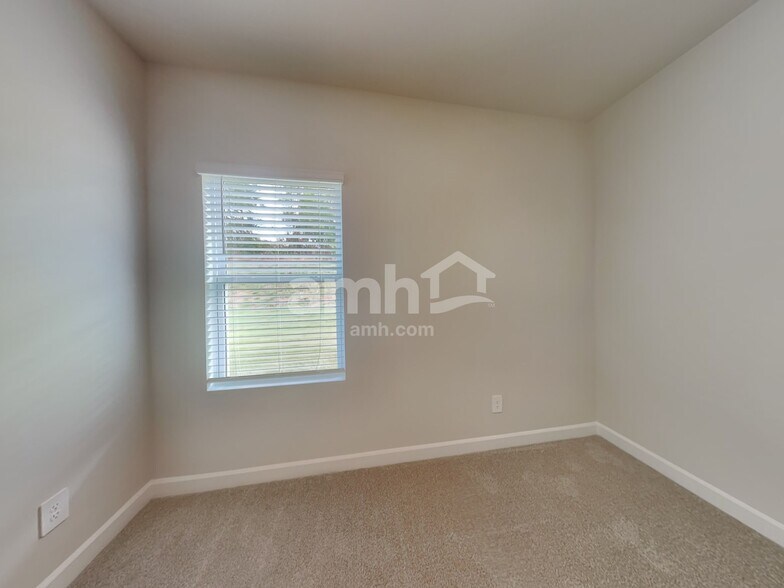 Building Photo - 202 Granby Trl