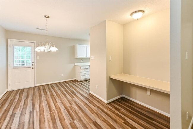Building Photo - 10939 Mockingbird Pl