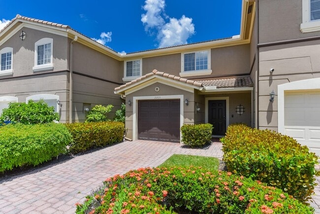 Building Photo - 2205 Marshfield Ct