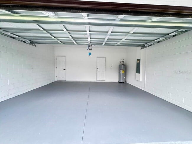 Building Photo - 10032 N Deltona Blvd