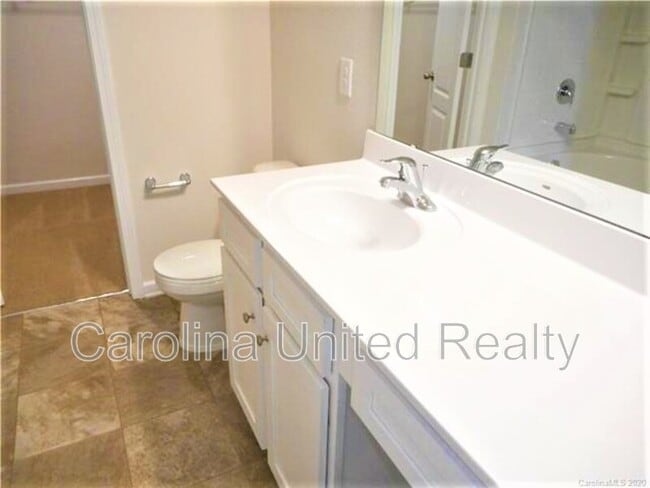 Building Photo - 2101 Talbert Ct