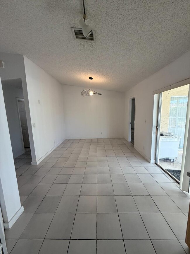 Building Photo - 2731 NW 123rd Ave