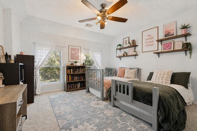 Building Photo - 6011 Shady Alcove Ct