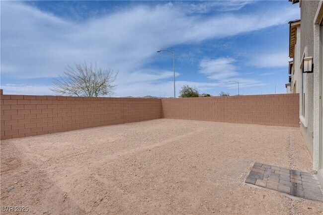 Building Photo - 10339 Dallington St