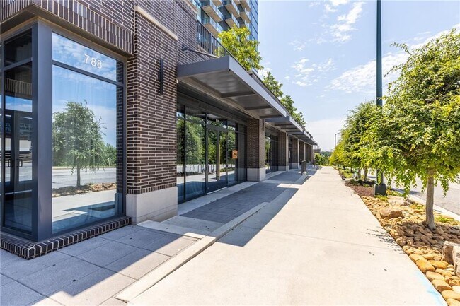 Building Photo - 788 West Marietta St NW