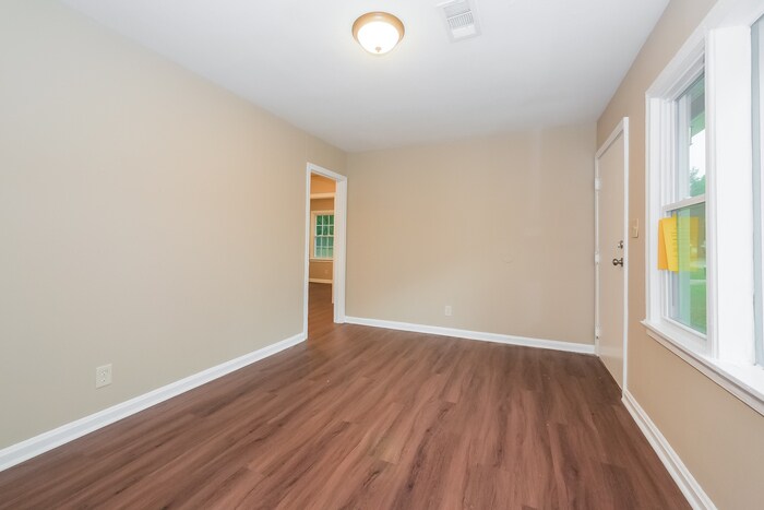Building Photo - 808 Pamela Dr