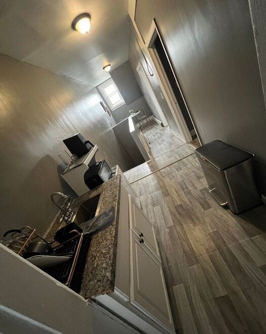 Building Photo - 779 Lake St