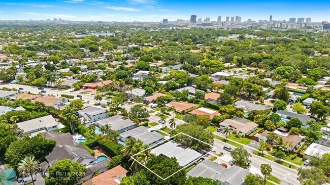 Building Photo - 20000 Highland Lakes Blvd