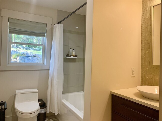 Building Photo - 22 Amberwood Dr