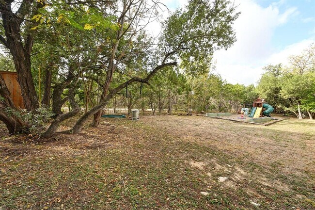 Building Photo - 201 Comanche Camp