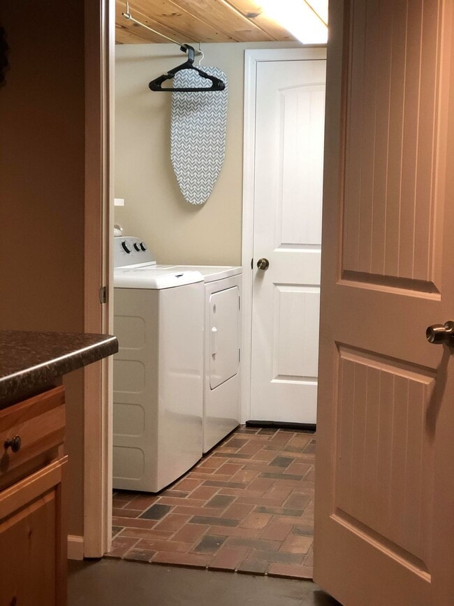 Building Photo - 487 Kentucky Ave