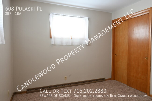 Building Photo - Pet Friendly 3 Bedroom Single Family Home ...