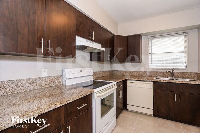 Building Photo - 360 NW 35th Ct