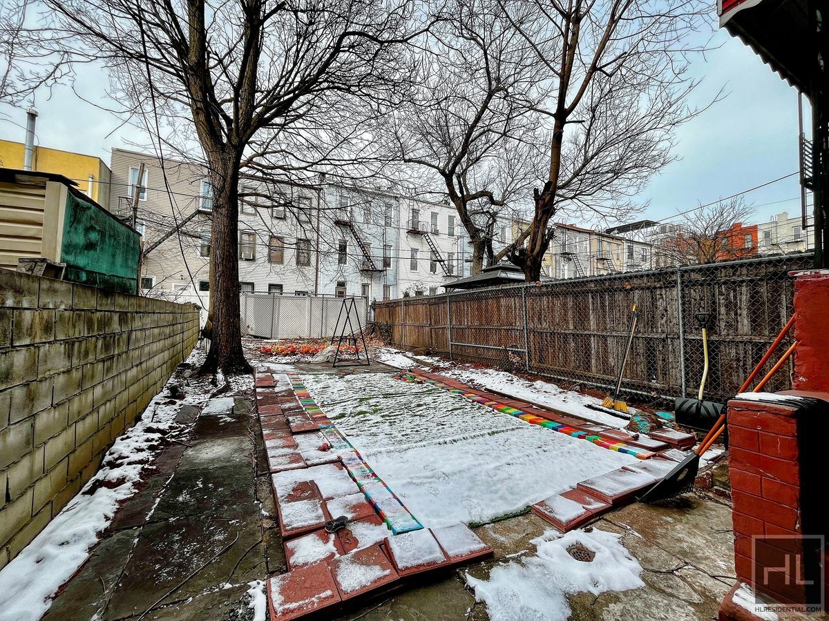 Building Photo - 1049 Jefferson Ave