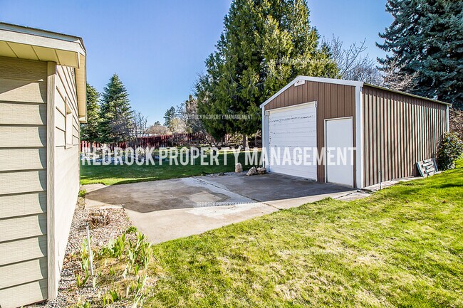 Building Photo - 416 N Bannen Rd