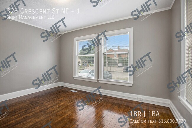 Building Photo - 325 Crescent St NE