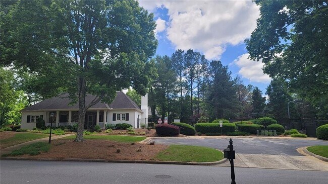 Building Photo - 5005 Johns Creek Ct