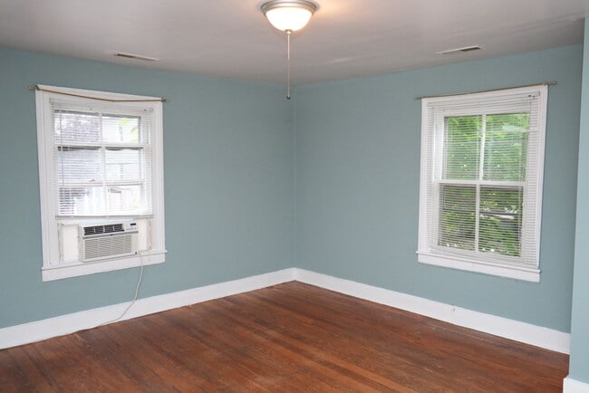 Building Photo - 720 Nalle St