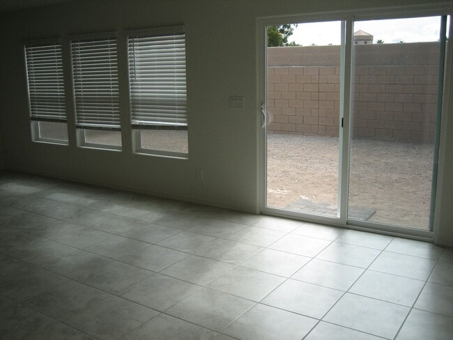 Building Photo - Beautiful 3 Bd, 2.5 bt Two Story home in a gated community with 2 car garage.