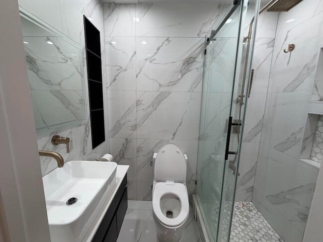 Building Photo - 202 48th St