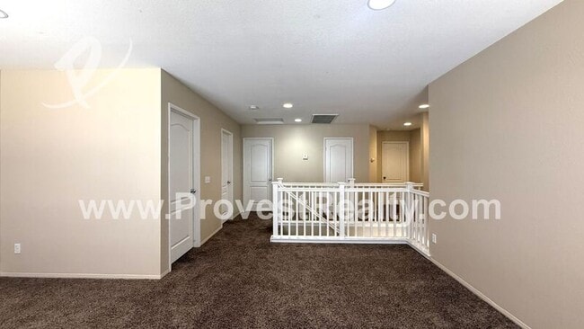 Building Photo - 9495 Apricot Ct