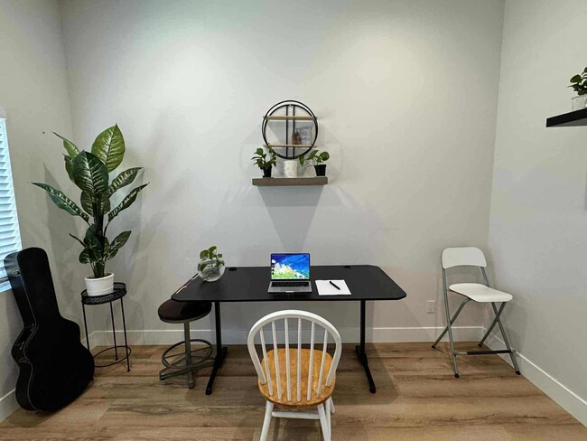 Building Photo - Beautiful Fully Furnished Home in Garden G...