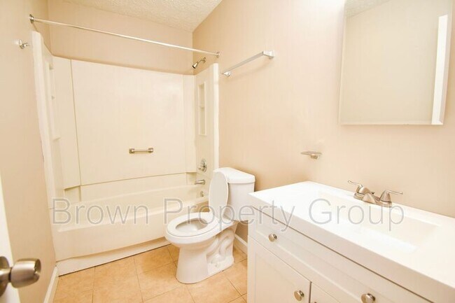 Building Photo - 6208 Birchbrook Dr