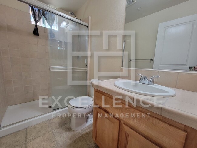 Building Photo - Updated 3 Story Townhouse with Garage, in Willow Glen!