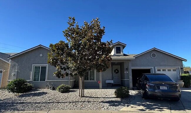 Building Photo - 1021 Fairmont Ct