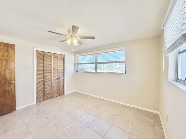 Building Photo - 8026 Brighton Dr