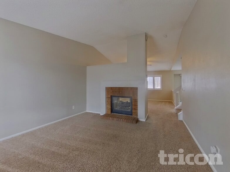 Building Photo - 3025 Richmond Dr