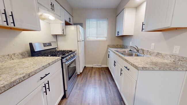 Building Photo - 7405 Marlborough Ave