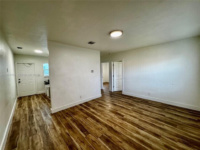 Building Photo - 609 NW 2nd Ave