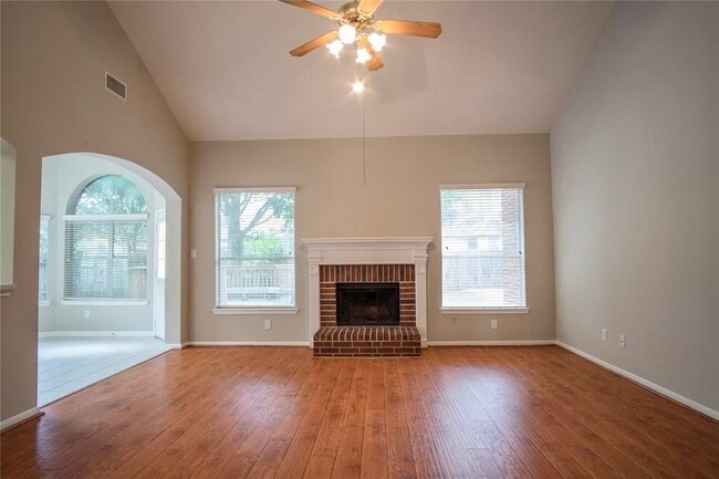 Building Photo - 3710 Heritage Colony Dr