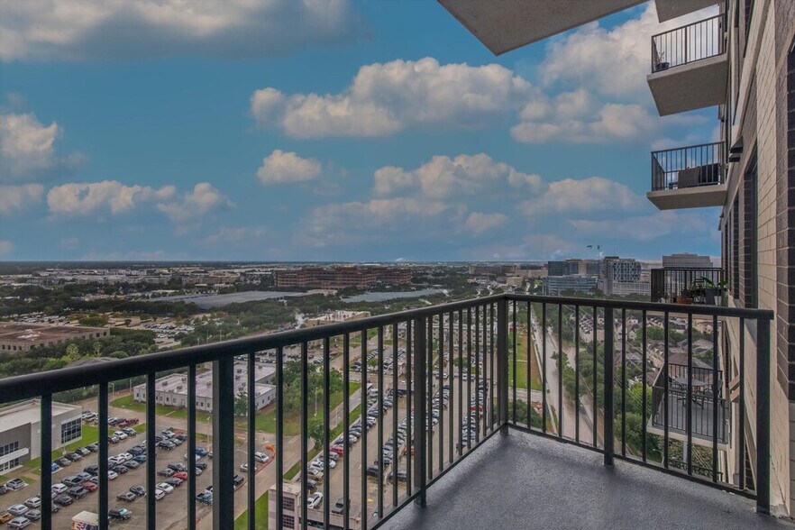 Building Photo - 2022 Holcombe Blvd