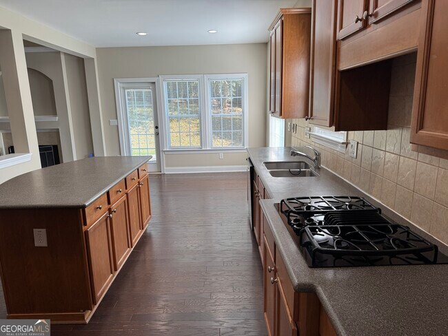 Building Photo - 7411 Redbud Loop