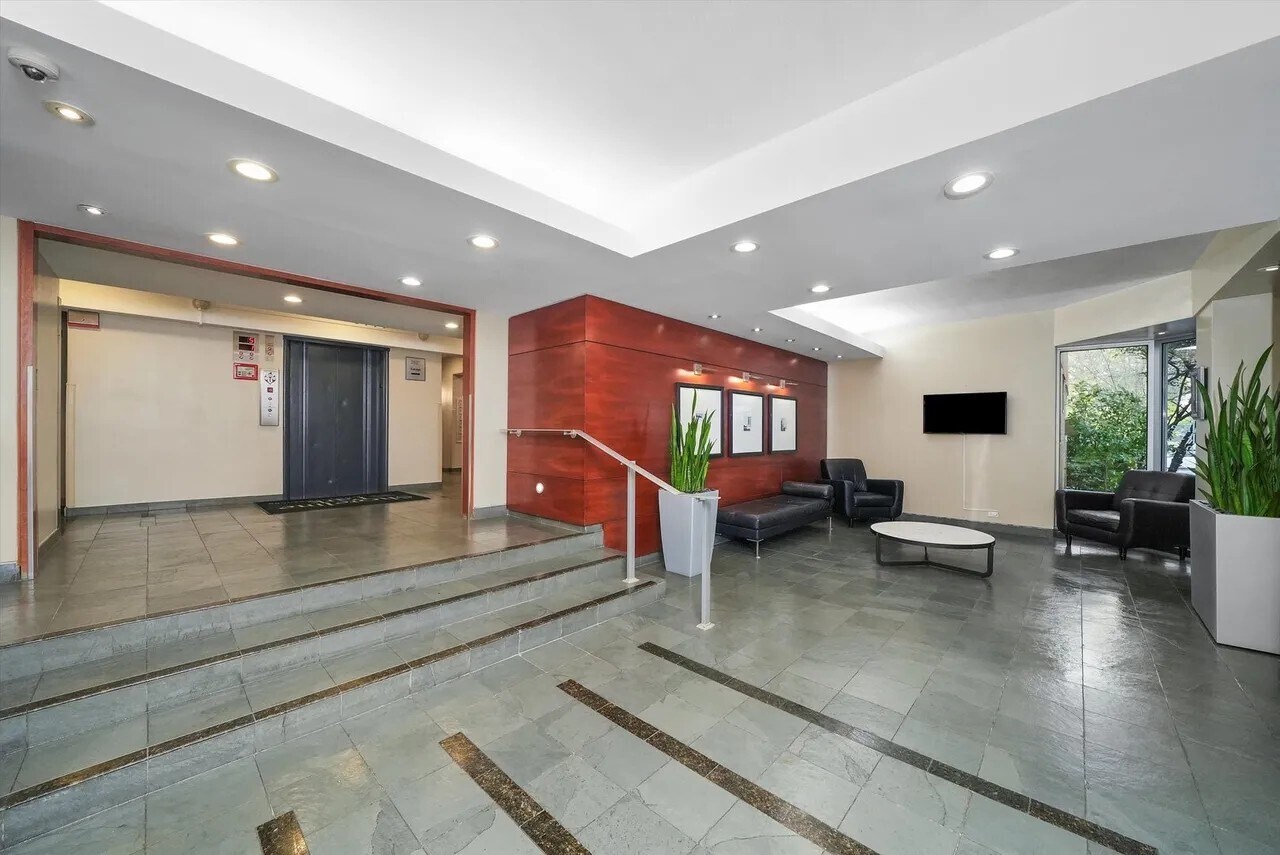 Building Photo - 4970 N Marine Dr
