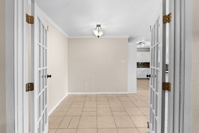 Building Photo - 122 CR - 4936