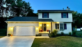 Main Photo - 1478 E 10th St