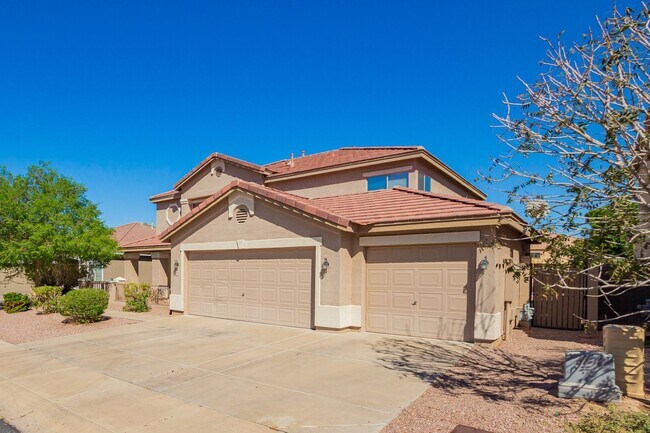 Building Photo - Spacious & Elegant Home with Resort-Style Backyard in Gated Community