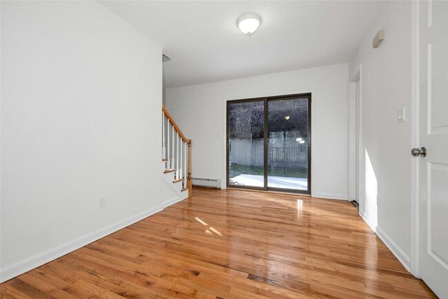 Building Photo - 14 Longview Ct