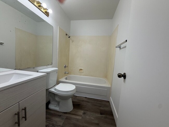 Building Photo - 8162 Morgan Hill Way