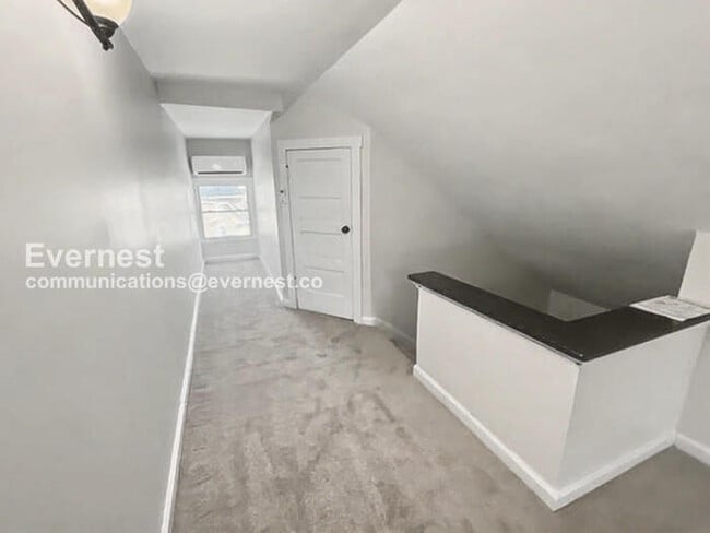 Building Photo - 430 Morrison Ave